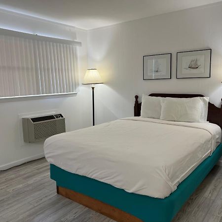 Voyager Inn Сент Игнас Екстериор снимка