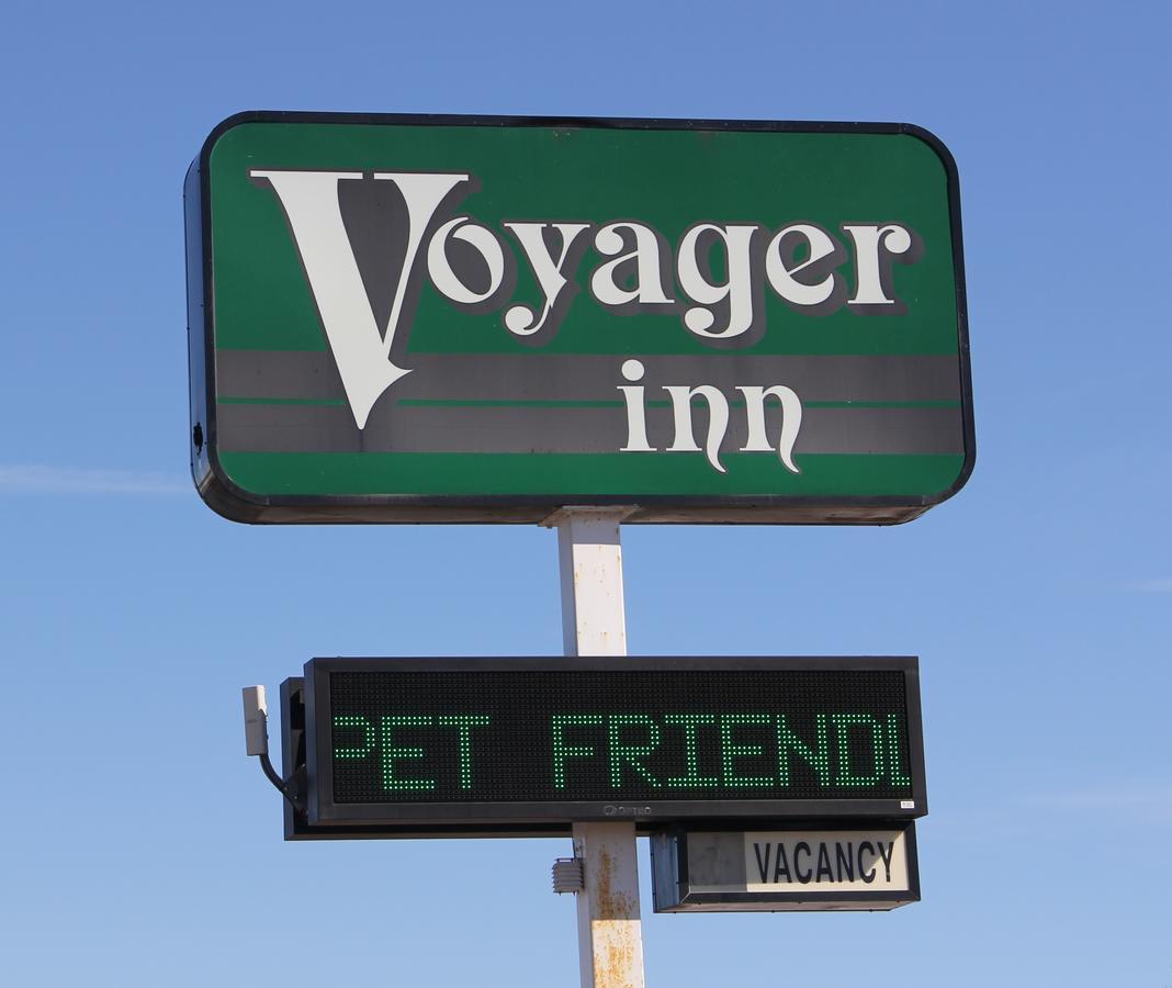 Voyager Inn Сент Игнас Екстериор снимка
